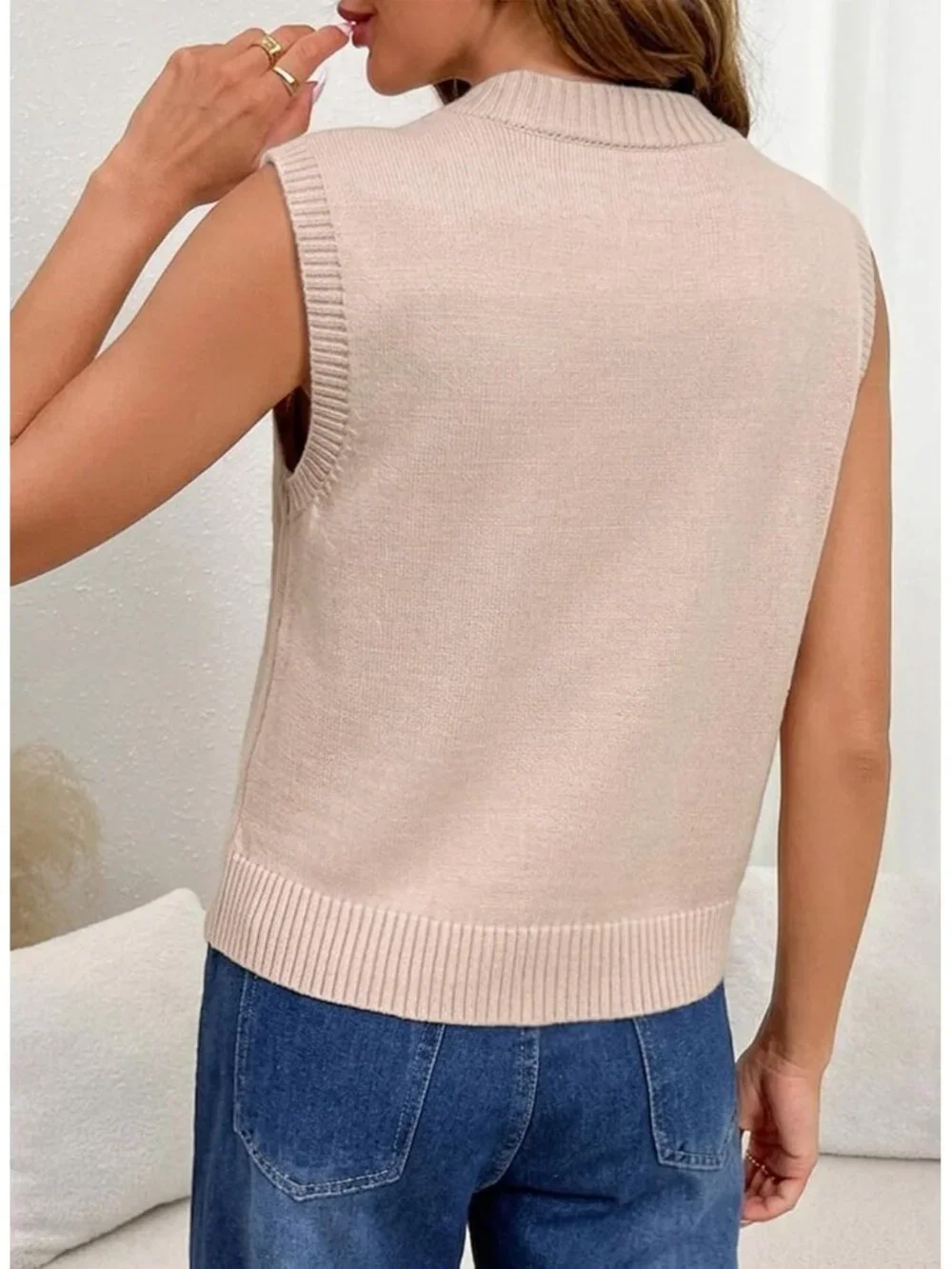 Women's Jet Stream Sleeveless Round Neck Casual Button Decoration Sweater Vest